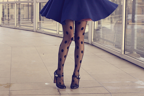 dots-fashion-photography-polka-dots-stockings-Favim_com-139014